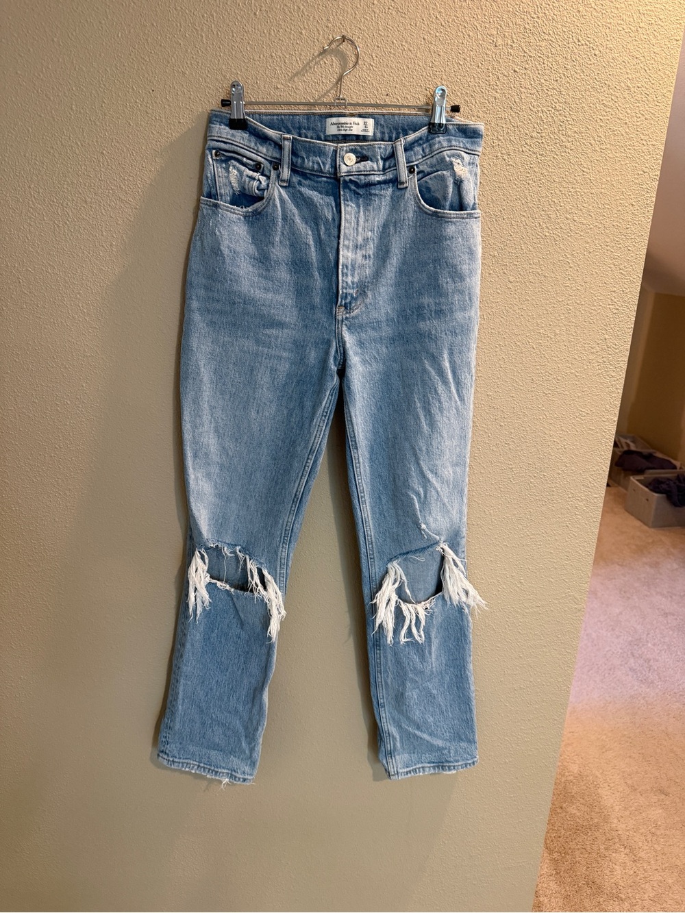 A&F Light Blue Distressed 90s Straight Ultra High Rise - Women's Jeans